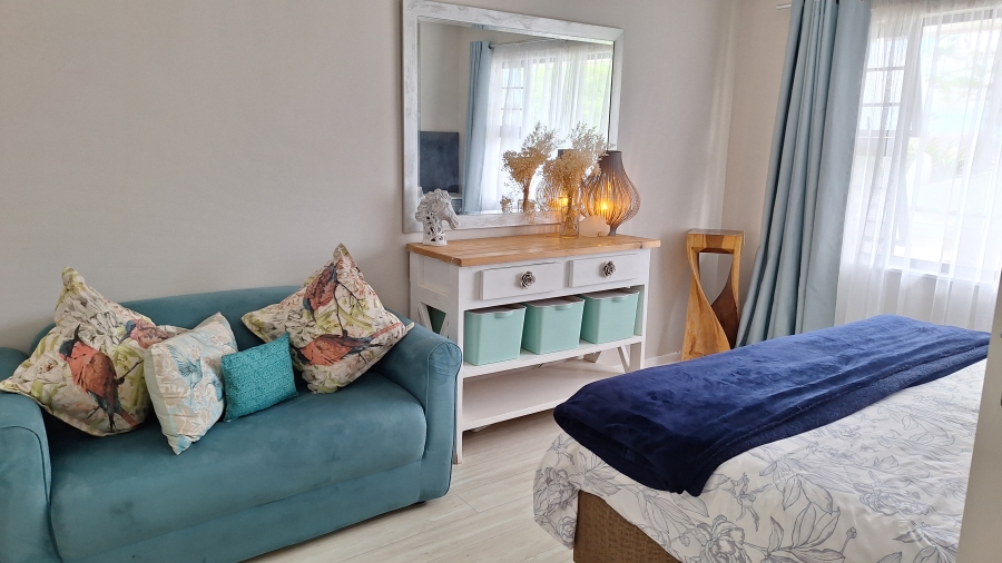 6 Bedroom Property for Sale in Gonubie Eastern Cape